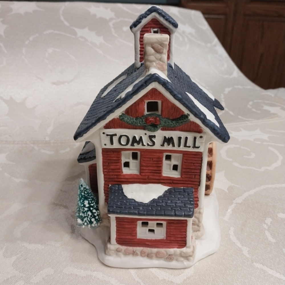 Christmas Valley Vintage 1993‎ Tom's Mill Hand-Painted Porcelain Original Box